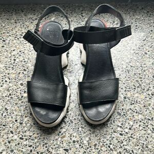 Sorel Women’s Kinetic Sandal In Black